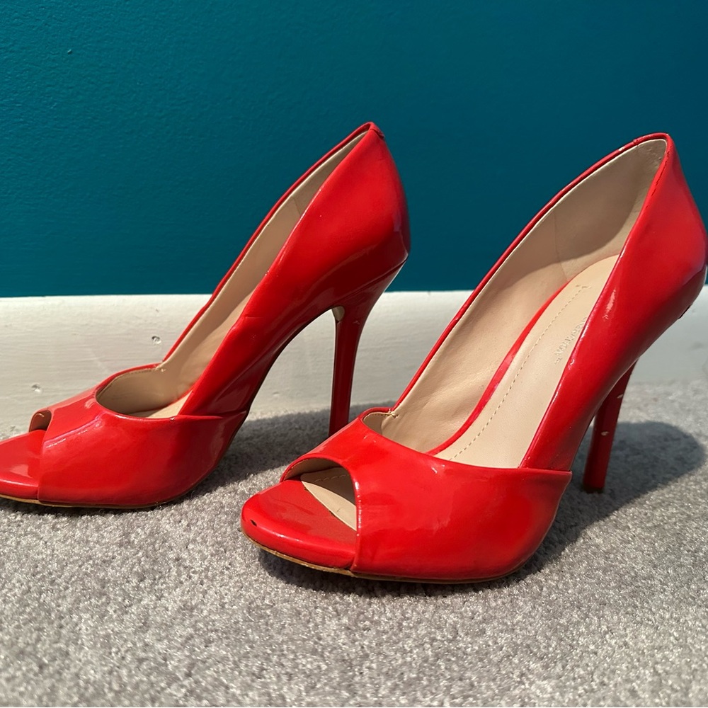 Size 7.5 tomato red BCBGeneration patent leather peep toe heels